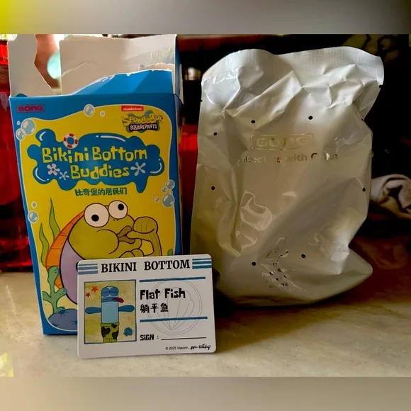 Bikini Bottom Buddies Plush Pendant-FLAT FISH
Opened box but sealed package - Picture 2 of 3